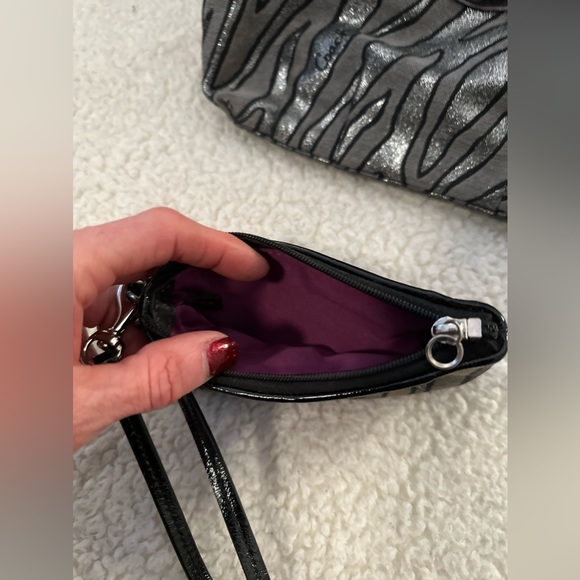 Coach Silver Tiger Striped Purse and matching wallet - Picture 3 of 4